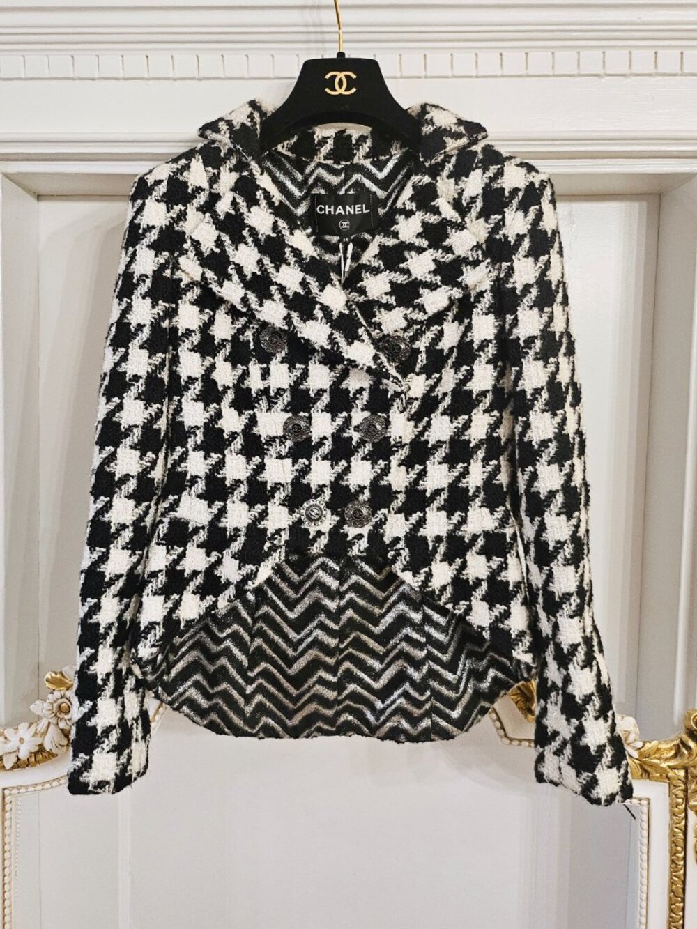 CHANEL 19K Fall-Winter 2019 Houndstooth Shimmer Tweed Jacket, FR 34, US 2 - Picture 15 of 16